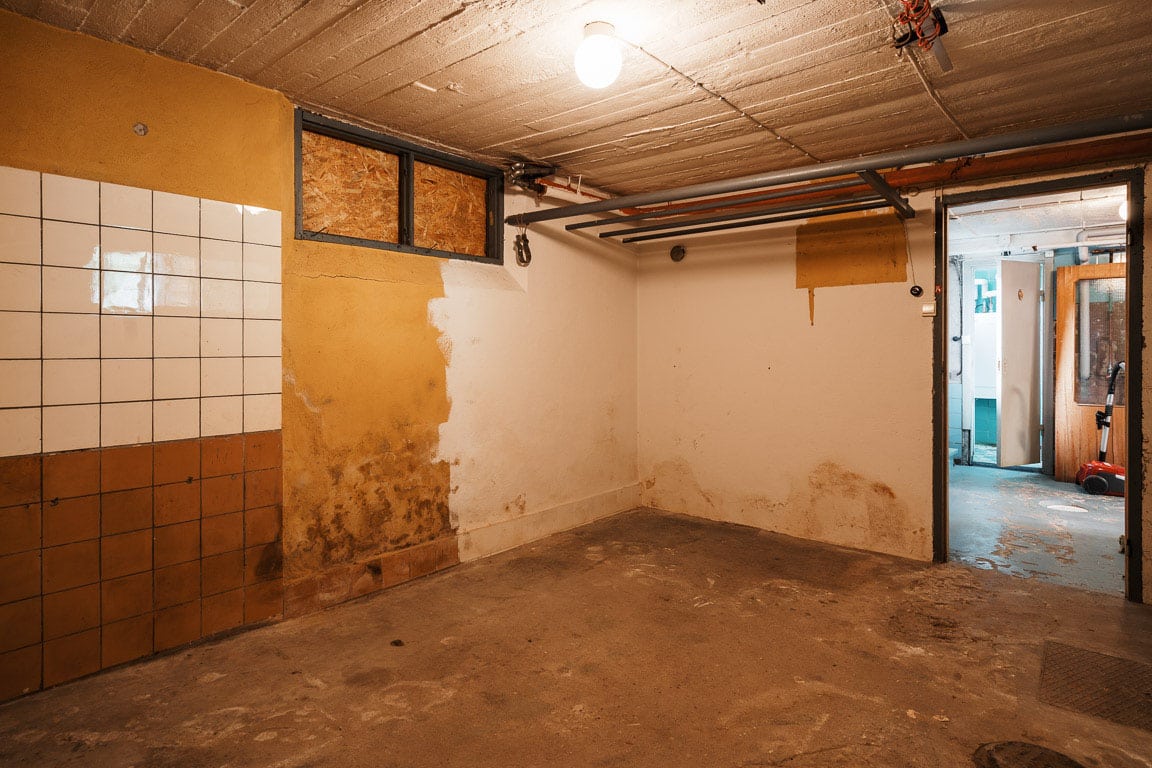Pågående renovering av källare i Sollentuna, Stockholm