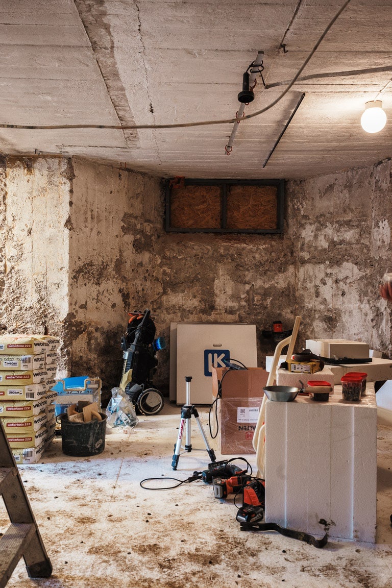 Pågående renovering av källare i Sollentuna, Stockholm
