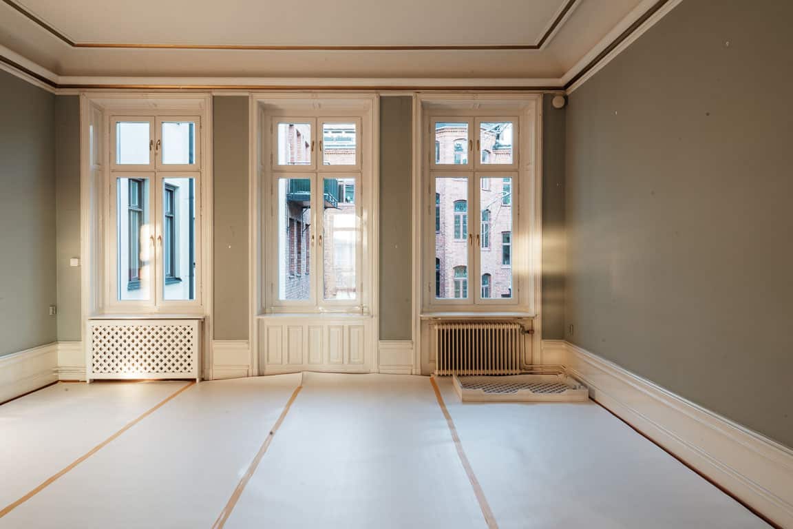Renovering våning med tidstypiska detaljer på Strandvägen, Stockholm