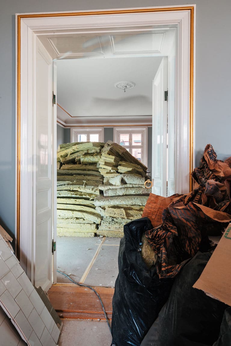 Renovering våning med tidstypiska detaljer på Strandvägen, Stockholm