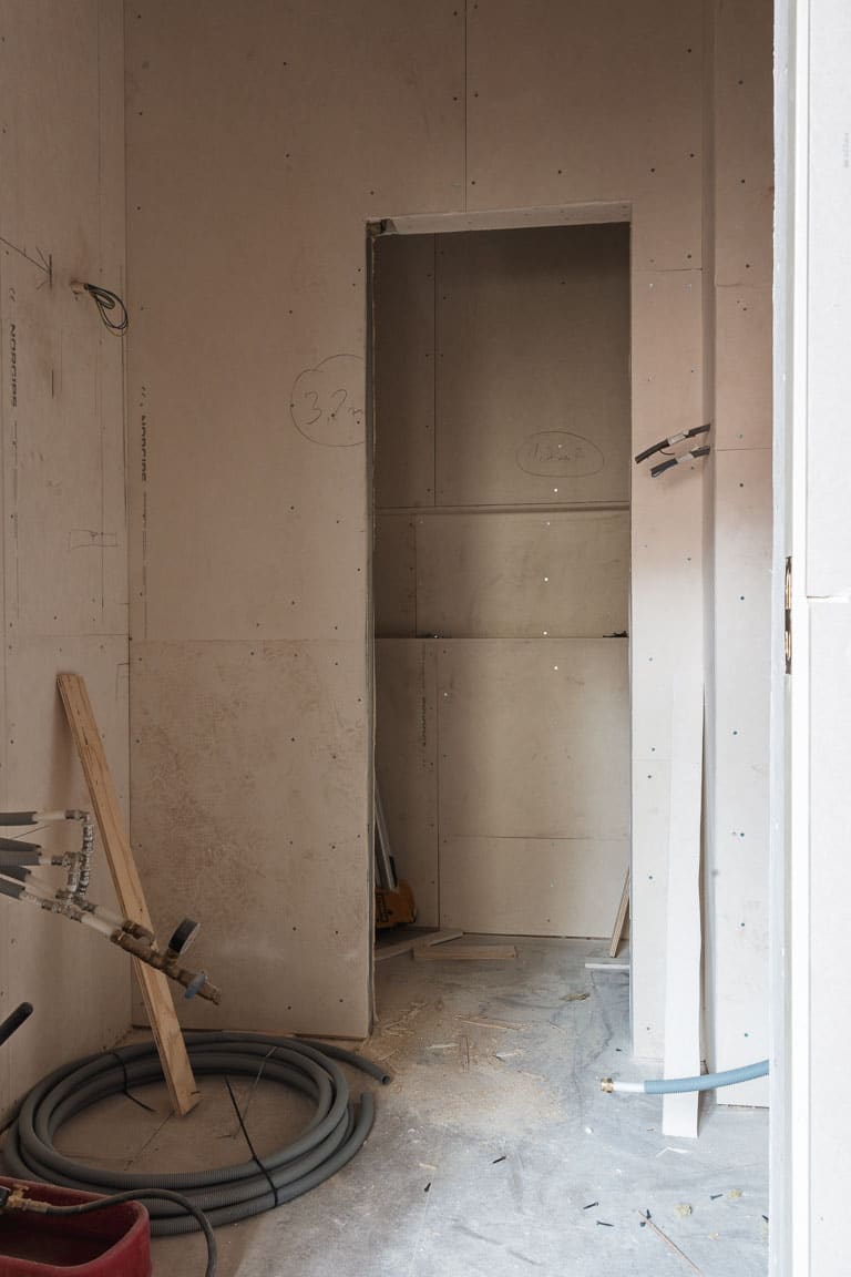 Renovering våning med tidstypiska detaljer på Strandvägen, Stockholm