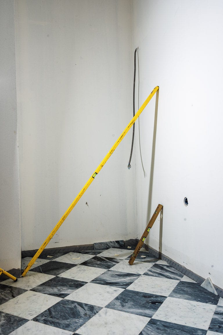 Renovering våning med tidstypiska detaljer på Strandvägen, Stockholm