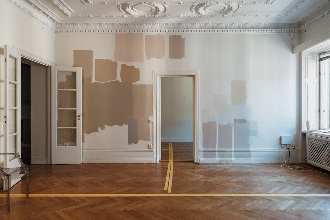 Bild på pågående totalrenovering av lägenhet på Östermalm